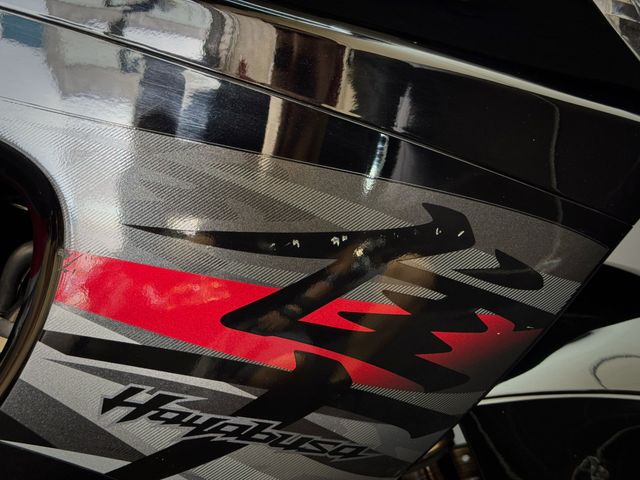 suzuki - gsx-r-1300-hayabusa