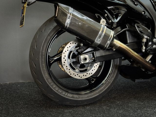 suzuki - gsx-r-1300-hayabusa