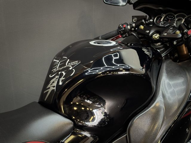 suzuki - gsx-r-1300-hayabusa