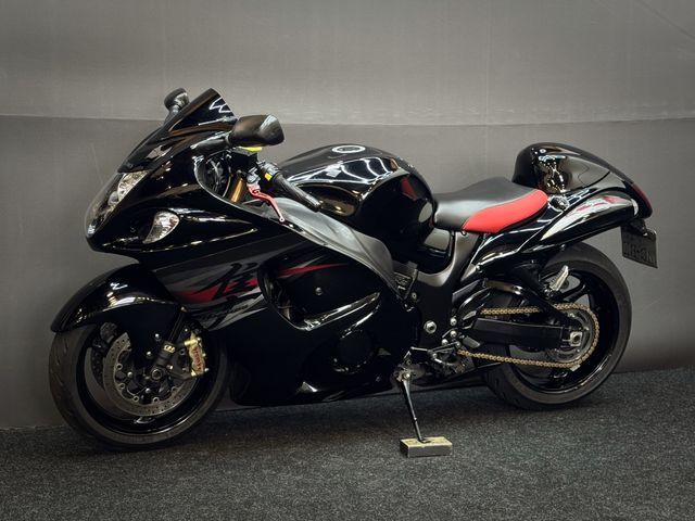 suzuki - gsx-r-1300-hayabusa