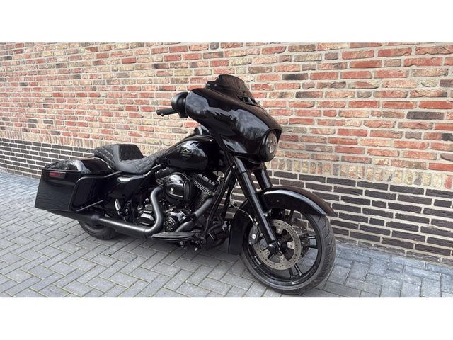 harley-davidson - cvo-street-glide