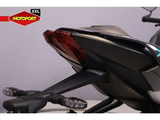 triumph - street-triple-rs