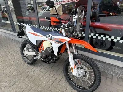 KTM 690 RALLY – foto 2