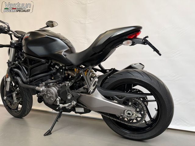 ducati - monster-821-dark