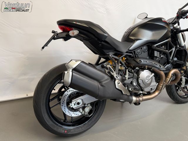 ducati - monster-821-dark