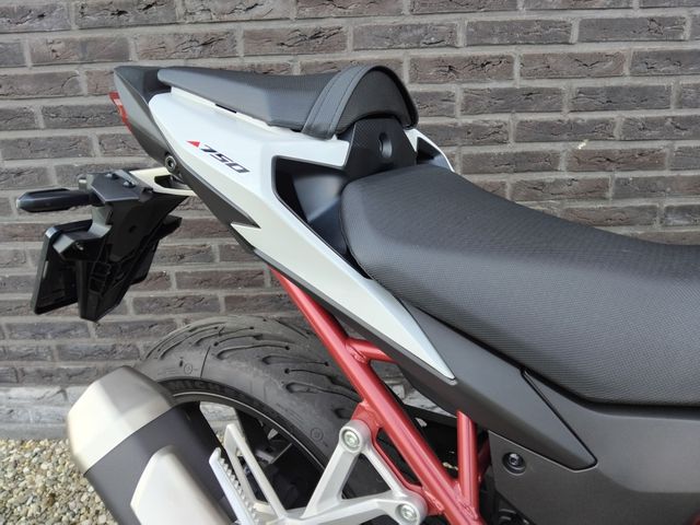 honda - cb-750-hornet