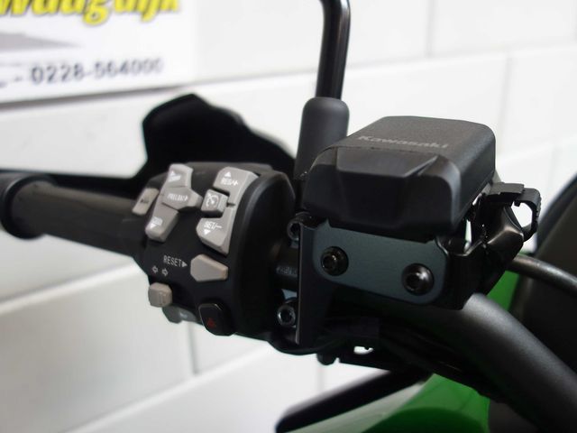 kawasaki - versys-1100-se