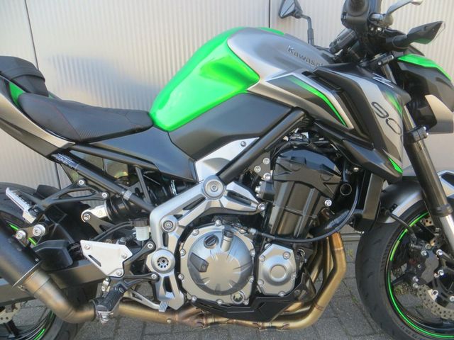 kawasaki - z900