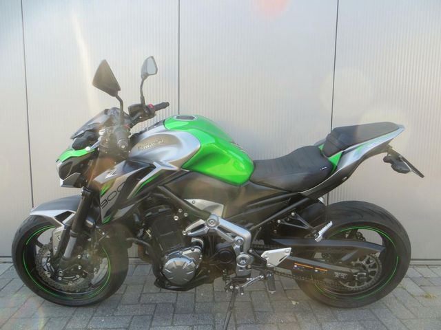 kawasaki - z900