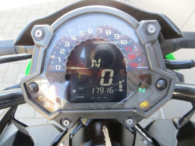 kawasaki - z900