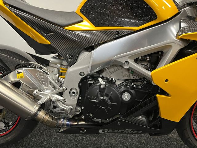 aprilia - rsv-4-r