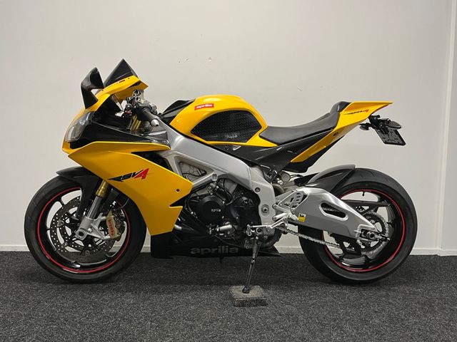 aprilia - rsv-4-r