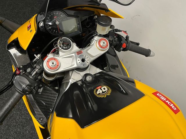 aprilia - rsv-4-r