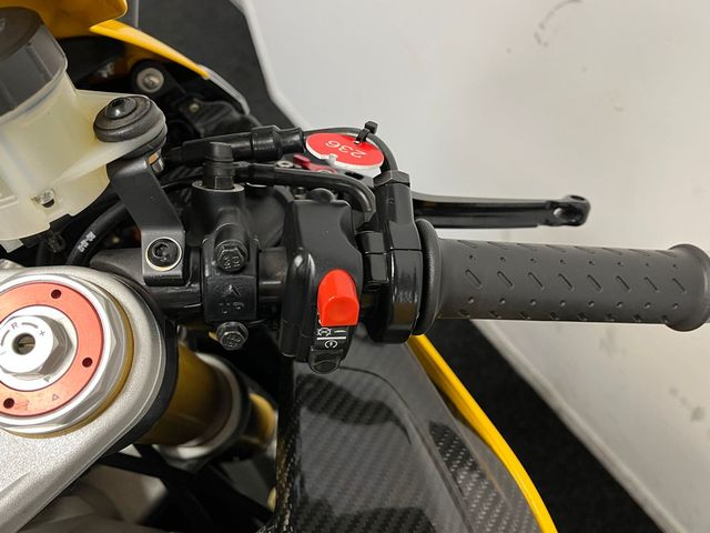 aprilia - rsv-4-r