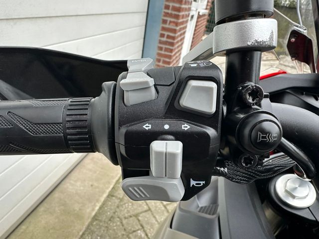 QJMOTOR - srt-800-sx-touring