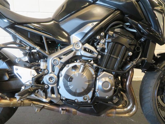 kawasaki - z900