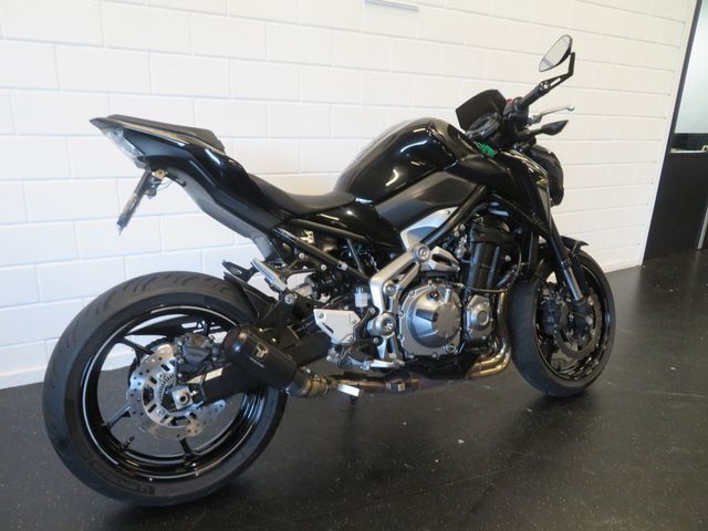 kawasaki - z900