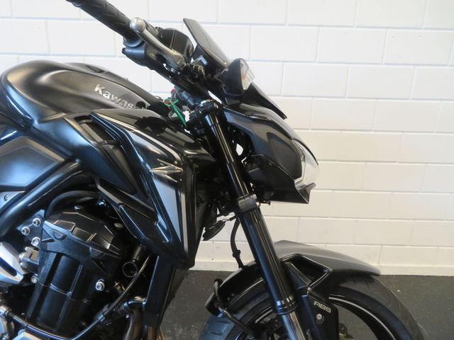 kawasaki - z900