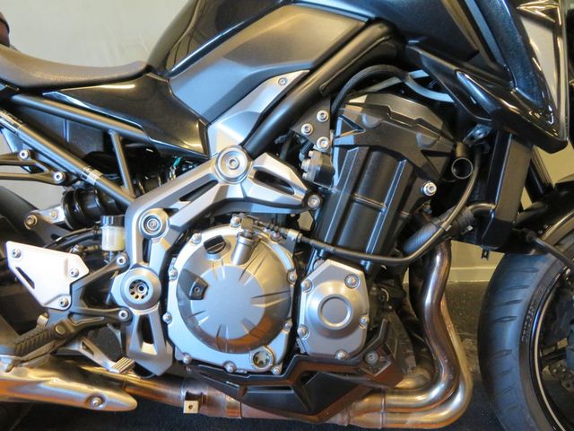 kawasaki - z900