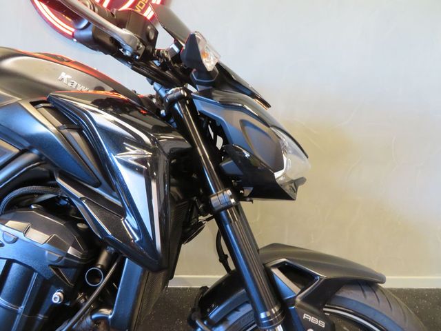 kawasaki - z900