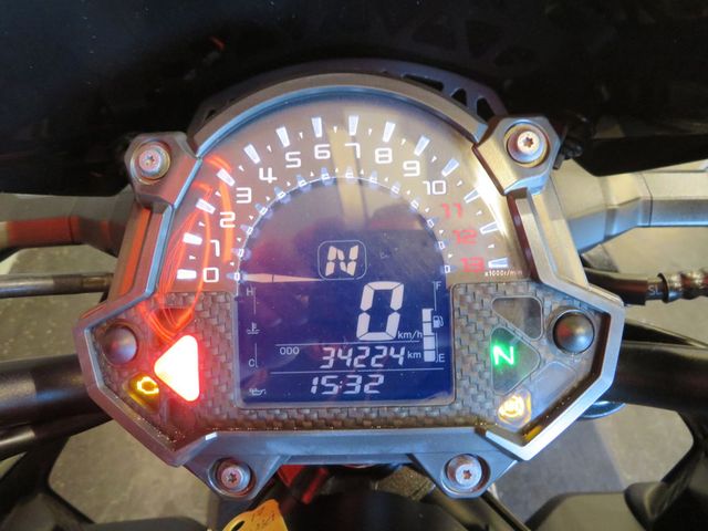kawasaki - z900