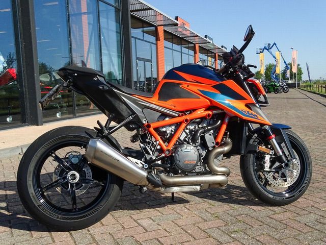 ktm - 1290-super-duke-r