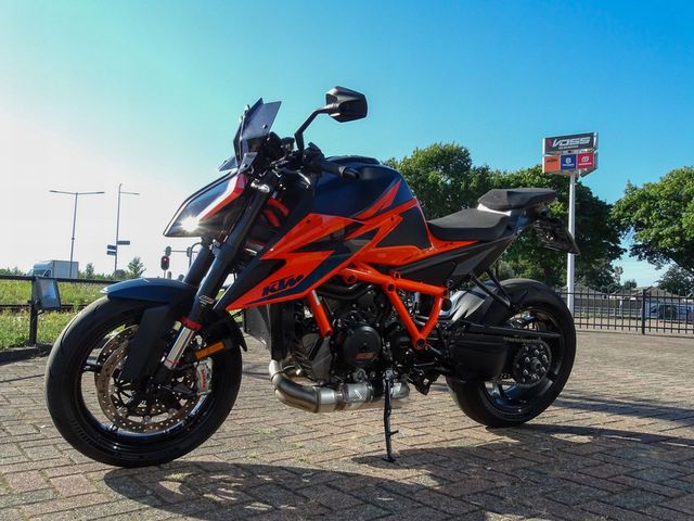 ktm - 1290-super-duke-r