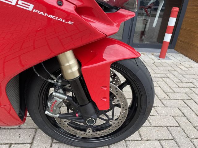 ducati - 1299-panigale