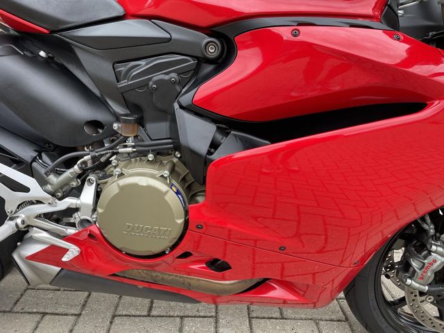 ducati - 1299-panigale
