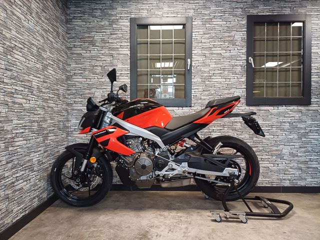 aprilia - tuono-457