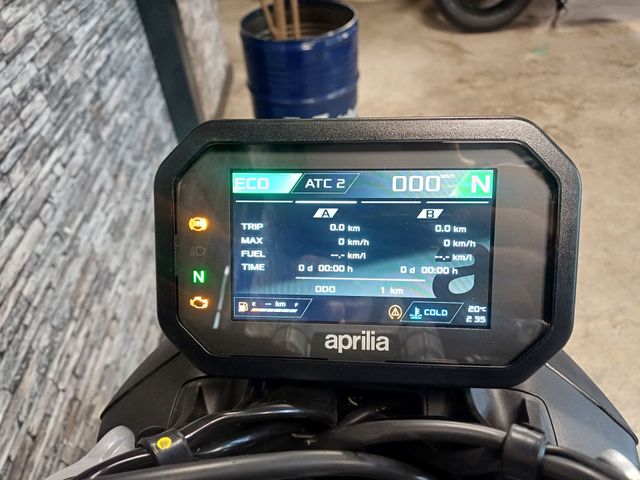 aprilia - tuono-457