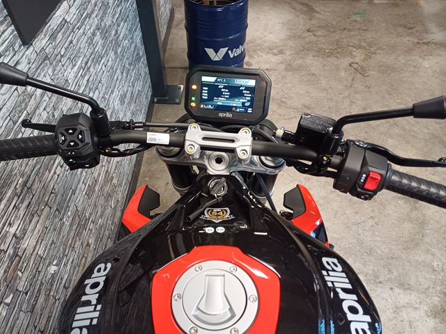 aprilia - tuono-457