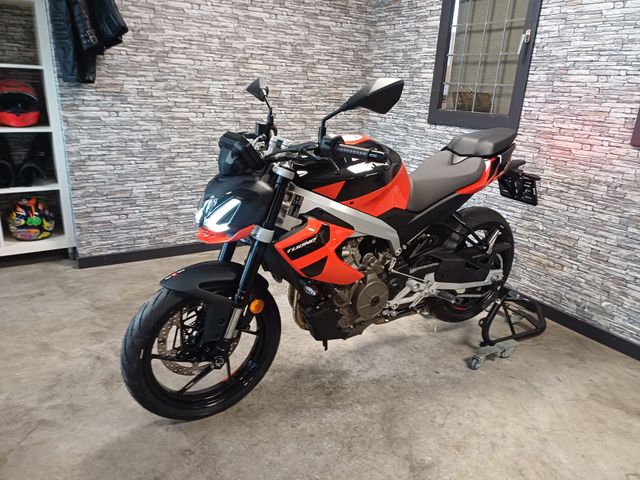 aprilia - tuono-457
