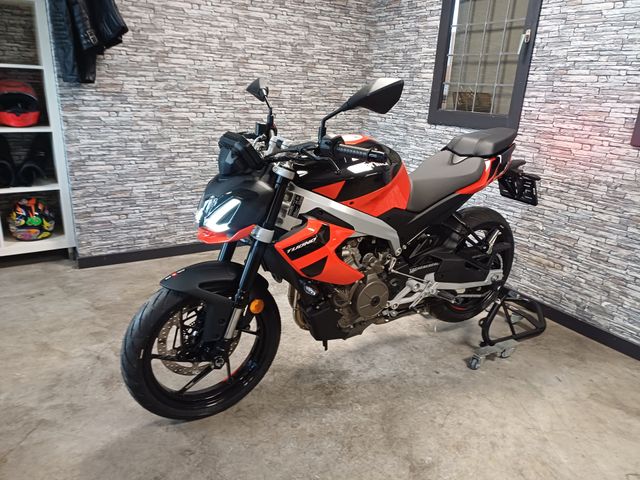 aprilia - tuono-457