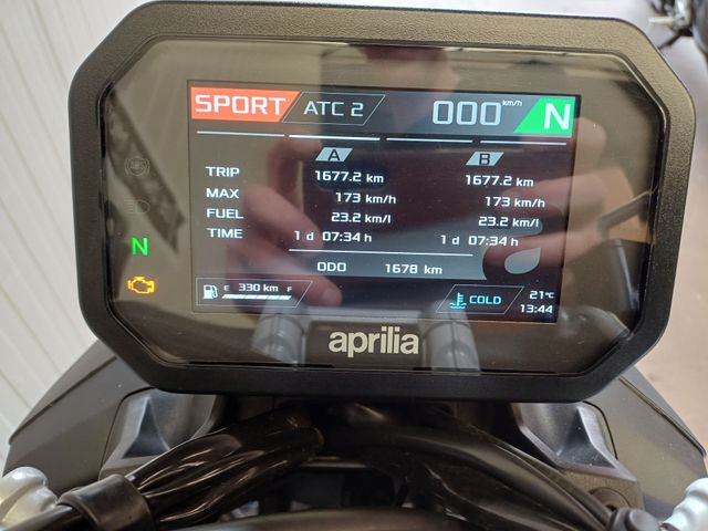 aprilia - tuono-457