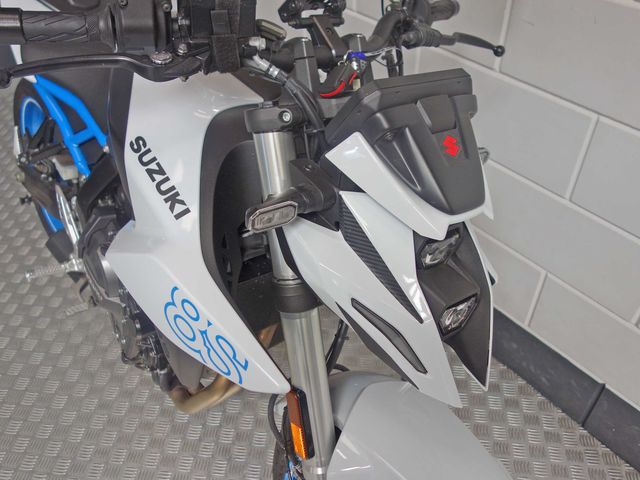 suzuki - gsx-8s