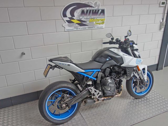 suzuki - gsx-8s
