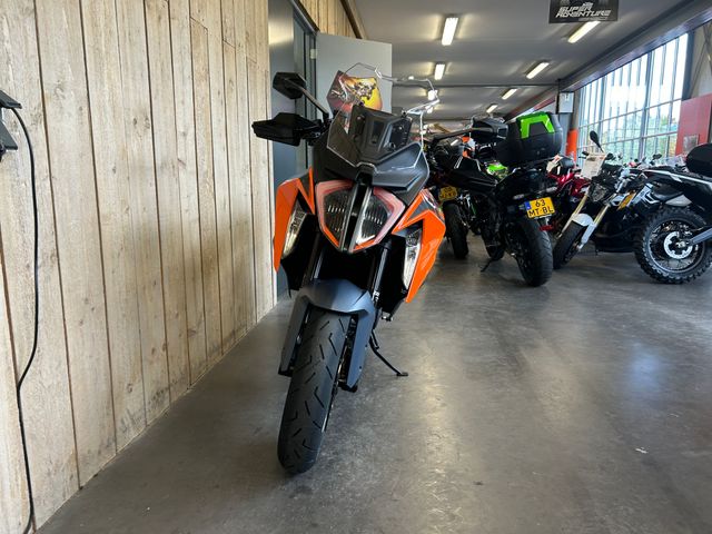 ktm - 1290-super-duke-gt