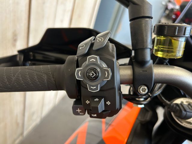 ktm - 1290-super-duke-gt