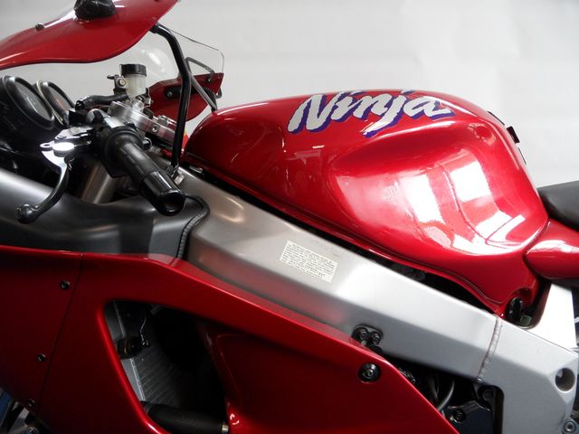 kawasaki - zx-7r-ninja