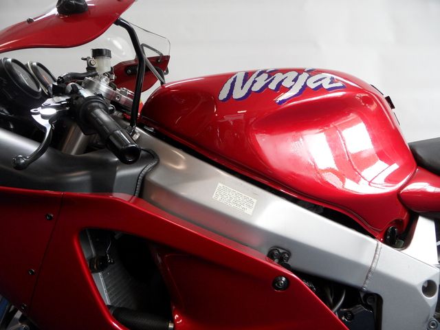 kawasaki - zx-7r-ninja