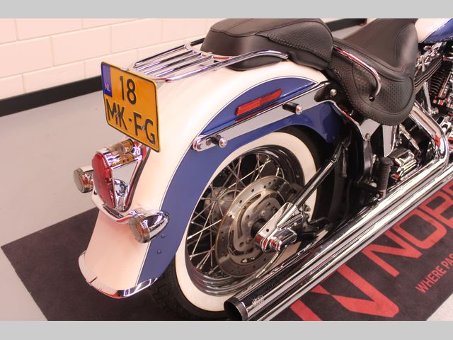 harley-davidson - deluxe--heritage-special-flstni