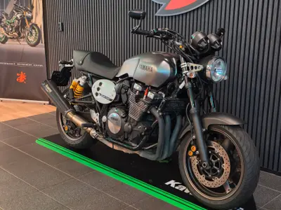 YAMAHA XJR 1300 – foto 3
