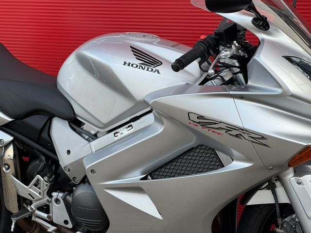honda - vfr-800-fi-vtec