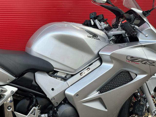 honda - vfr-800-fi-vtec