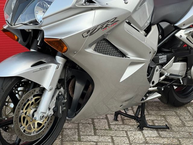 honda - vfr-800-fi-vtec