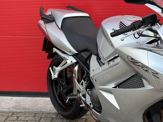 honda - vfr-800-fi-vtec