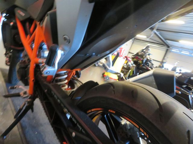 ktm - 690-duke-r