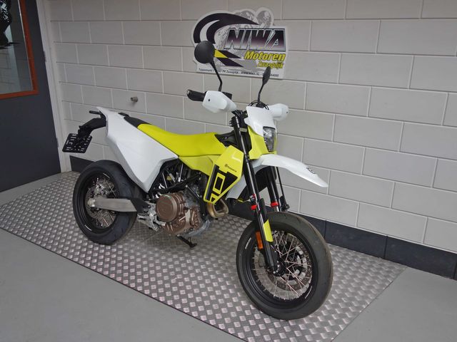 husqvarna - 701-supermoto