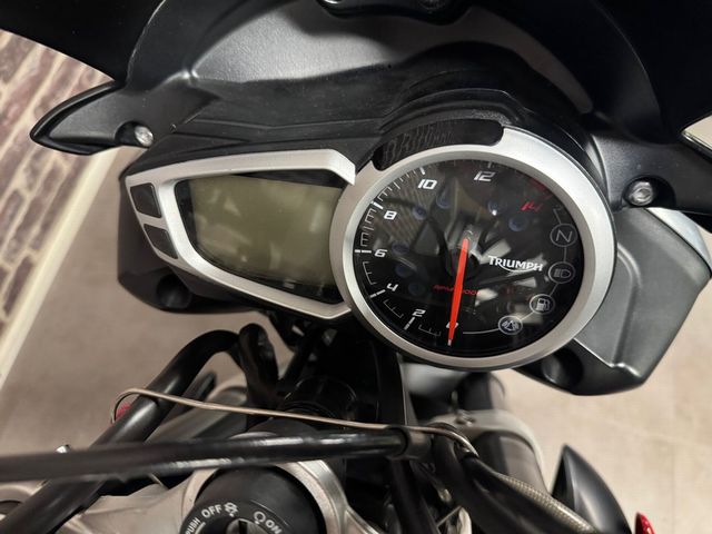 triumph - street-triple-r-abs